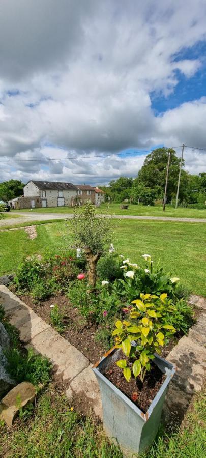 La Petite Locherie Bed & Breakfast Oradour-Saint-Genest Exterior photo