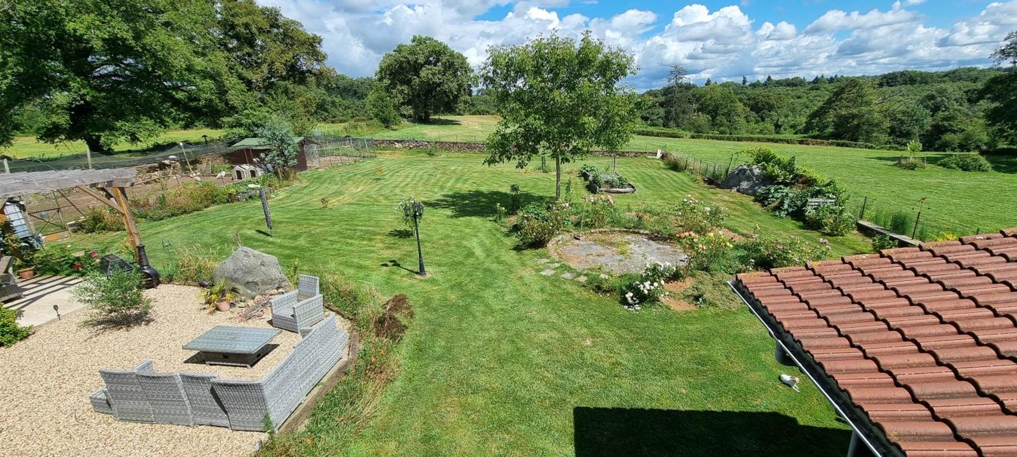 La Petite Locherie Bed & Breakfast Oradour-Saint-Genest Exterior photo